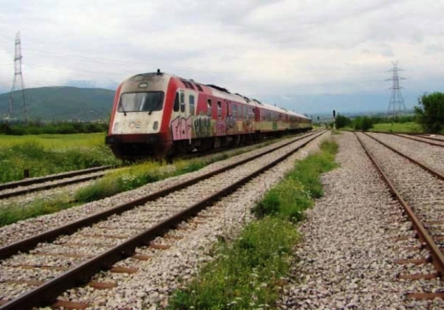 TΩΡΑ: Τηλεφώνημα για βόμβα σε τρένο στο Πλατύ Ημαθίας