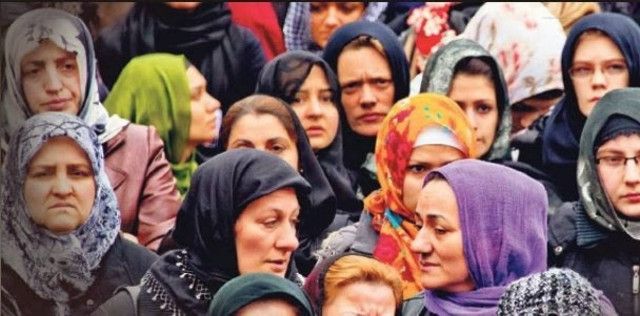 Τουρκία: Οι παντρεμένες έχουν δικαίωμα να φέρουν το πατρικό τους