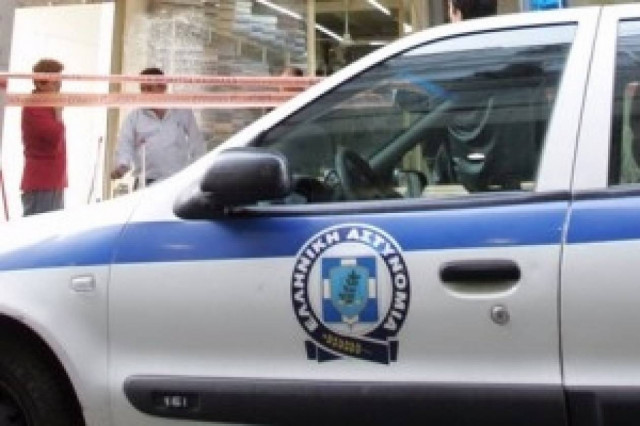 Ληστές με βαριοπούλα «χτύπησαν» τράπεζα