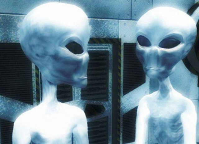 Βγήκαν τα όπλα εξαιτίας διαφωνίας...για τους εξωγήινους!