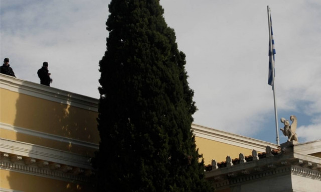 Οι ελεύθεροι σκοπευτές του Ζαππείου (pic)