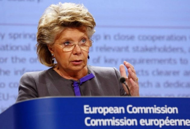 Η αντιπρόεδρος της ΕΕ ευχαριστεί τον Σνόουντεν για τις αποκαλύψεις του