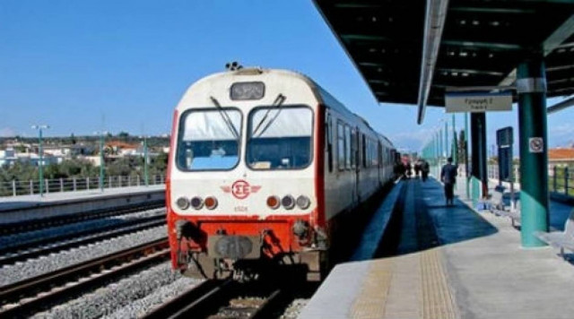 Θεσσαλονίκη: Επιβάτης - φαρσέρ ακινητοποίησε τρένο