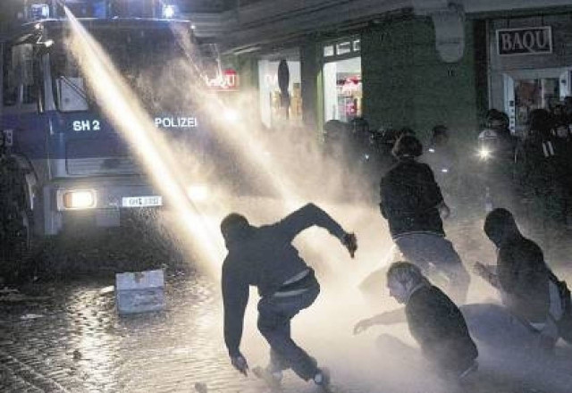 Συνεχίζονται οι ταραχές στο Αμβούργο