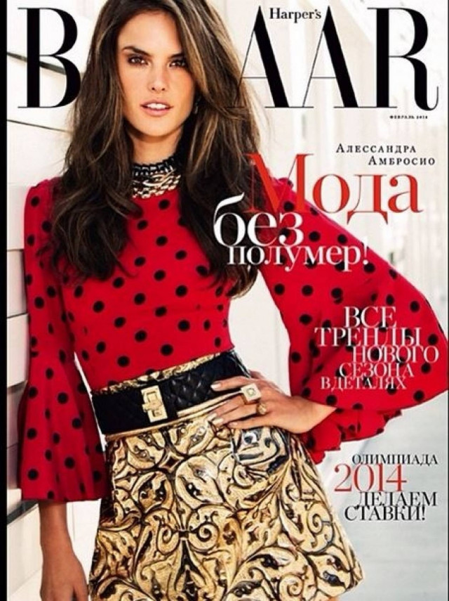 Η Αλεσσάντρα Αμπρόσιο φωτογραφίζεται για ρωσικό περιοδικό