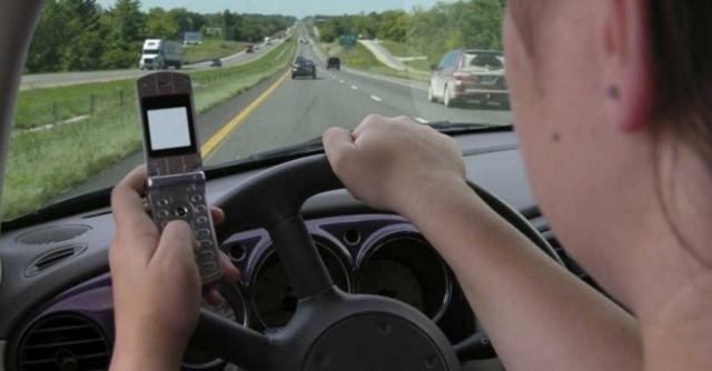 Sms και οδήγηση είναι θανατηφόρος συνδυασμός (Βίντεο)