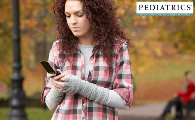 Τα «πονηρά» μηνύματα, οι έφηβοι και το σεξ σε μικρή ηλικία