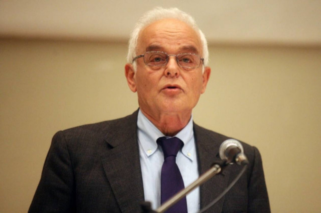 Μανιτάκης:Η υστερία των απολύσεων ενορχηστρώθηκε από την τρόικα