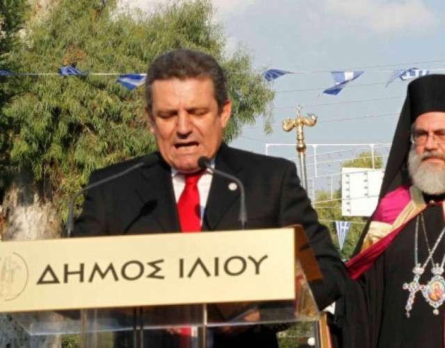 Ο Δήμαρχος Ιλίου «στόλισε» τον Χαν: Συγγνώμη κύριε αλλά μας γ@@@τε!