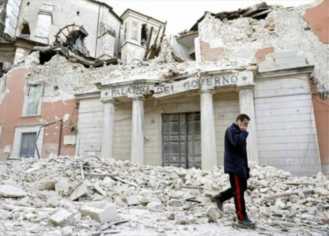 Ιταλία: Παραιτήθηκε ο δήμαρχος της πόλης Λ' Άκουιλα