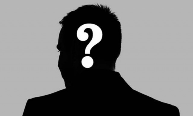 Πασίγνωστος ηθοποιός δουλεύει ως πορτιέρης για τα προς το ζην!