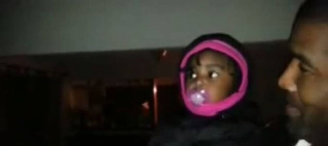 Είδε τον δίδυμο αδερφό του πατέρα της και έπαθε... σοκ!(vid)