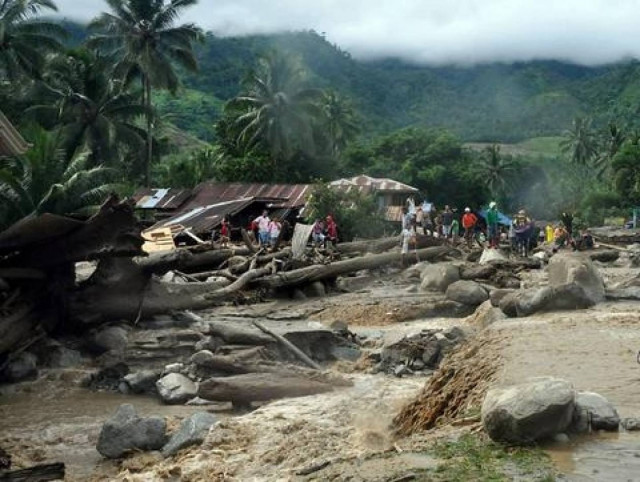 Φιλιππίνες: Δεκατρείς νεκροί από πλημμύρες και κατολισθήσεις