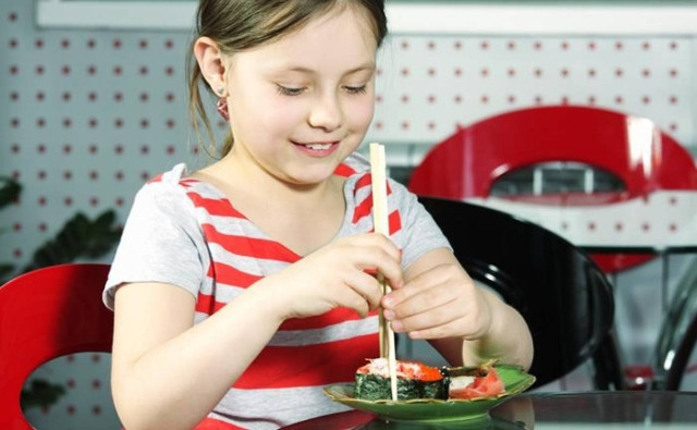 Ασιατική κουζίνα για παιδιά: Παιχνίδι και υγιεινή διατροφή