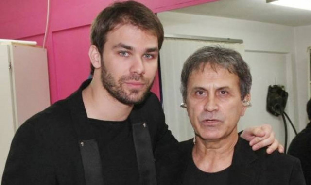 Σαμπάνης: «Σε κύματα 2 μέτρα ο Νταλάρας τραγουδούσε ρεμπέτικα»