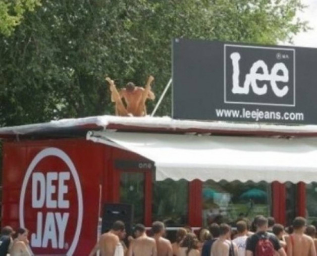 Σεξ σε δημόσιο χώρο