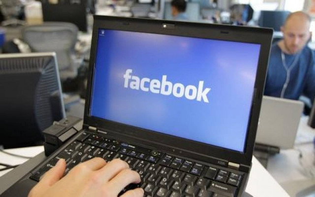 ΠΡΟΣΟΧΗ! Nέος «ροζ» ιός στο Facebook - Πώς να τον αντιμετωπίσετε