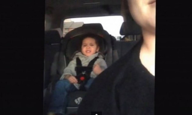 Μια μικροσκοπική... Μάιλι Σάιρους! Δείτε το απολαυστικό βίντεο!