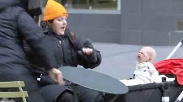 Βίντεο: Μωρό σκορπά τον τρόμο στη Νέα Υόρκη