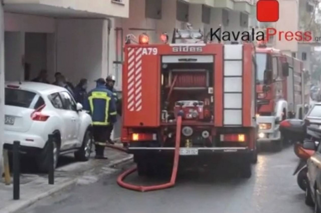 Βίντεο: Φωτιά σε διαμέρισμα στην Καβάλα