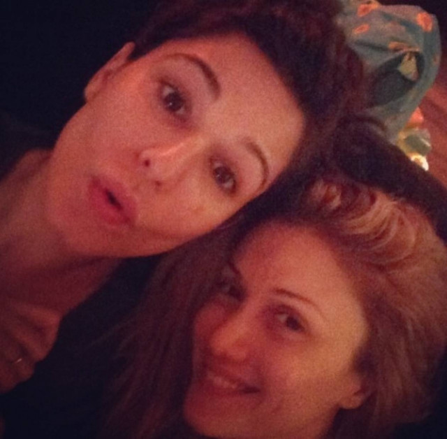 Κατερίνα Παπουτσάκη και Στέλλα Καλλή εντελώς αμακιγιάριστες