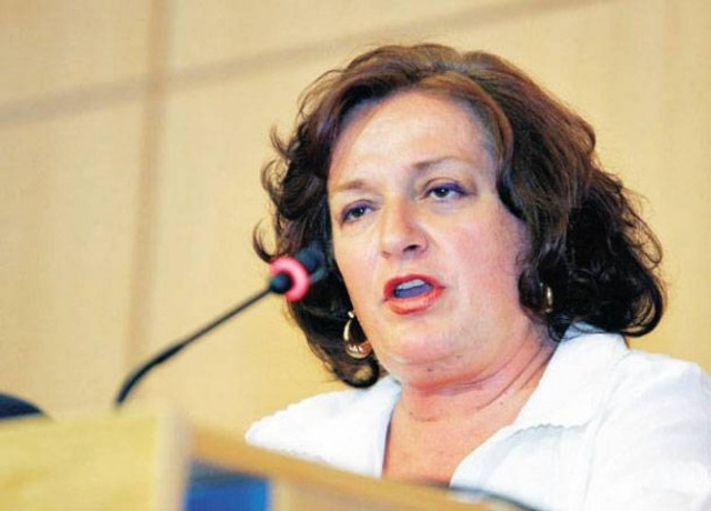 «Δέχομαι επιθέσεις από όσους ξεχνούν ότι δεν κρέμομαι από καρέκλες»