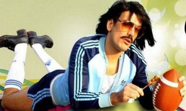 Δείτε πώς είναι στην πραγματικότητα ο Tonis Sfinos!