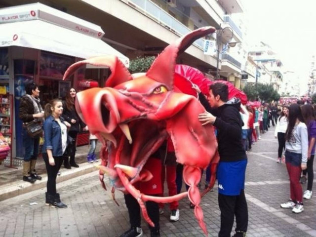 Σε καρναβαλικούς ρυθμούς η Πάτρα!