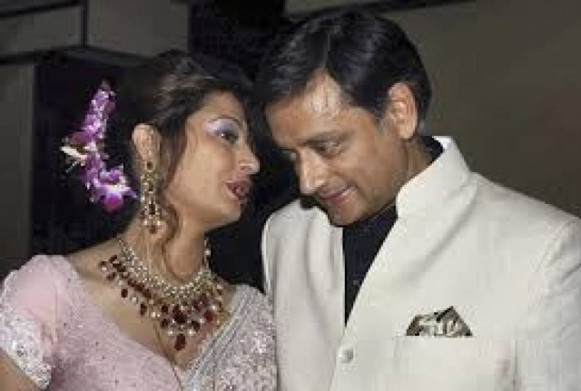 Δεν ήταν «φυσικός» ο θάνατος της συζύγου του υπουργού Ταρούρ