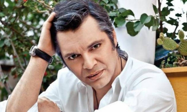 Άλκης Κούρκουλος: Η τρυφερή φωτογραφία με τα δύο μικρότερα αδέρφια του