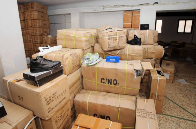 Θεσσαλονίκη : «Μαϊμούδες» προϊόντα ετοιμάζονταν να γεμίσουν την αγορά!