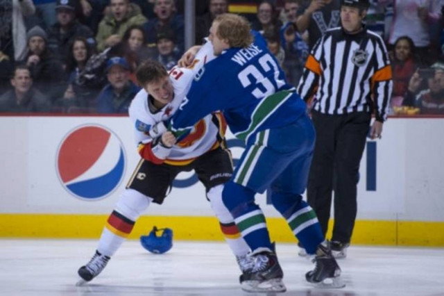 NHL: Άγριο ξύλο στο Βανκούβερ (videos)