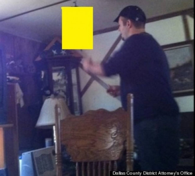 Kρέμασαν το σκύλο τους και το «ανέβασαν» στο facebook