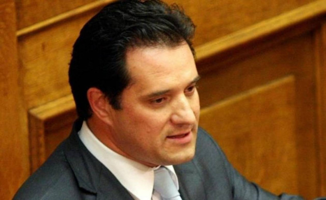 Στο στόχαστρο του Άδωνι και τα δωρεάν βιβλία των μαθητών