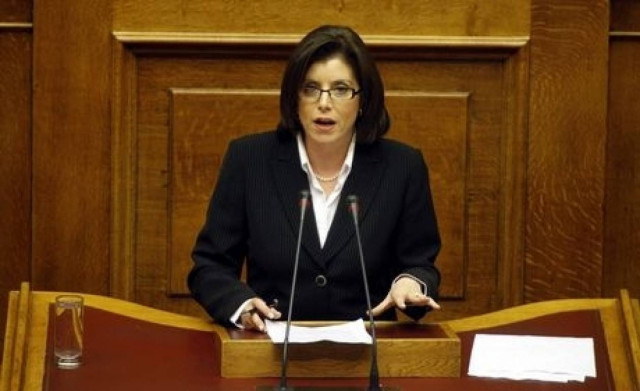 Ασημακοπούλου: Δεν απασχολεί την κυβέρνηση  αν ο Τσίπρας είναι άθεος