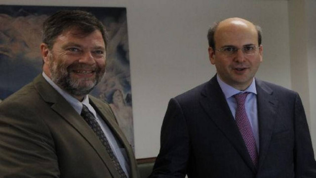 Συνάντηση Χατζηδάκη με τον Γερμανό Πρέσβη