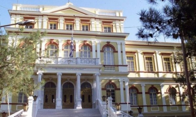 Mωρά στα αζήτητα- Μένουν στα νοσοκομεία γιατί τα ιδρύματα δεν επαρκούν