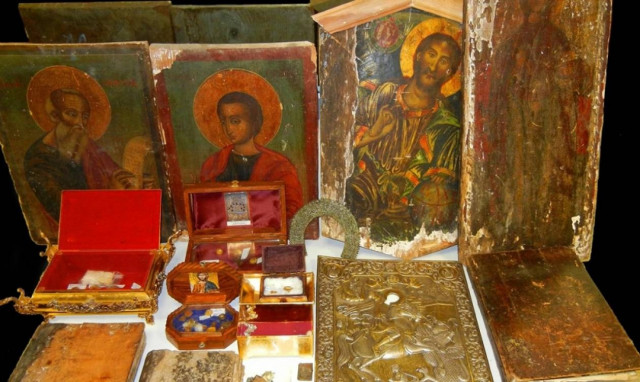 Δείτε: Οι συλλεκτικές εικόνες που θα πωλούσε η σπείρα στη Λάρισα