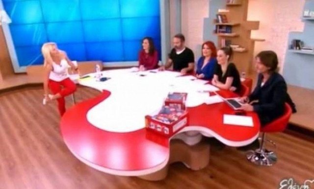 Μάτιασαν την Ελένη Μενεγάκη και χτύπησε on air!