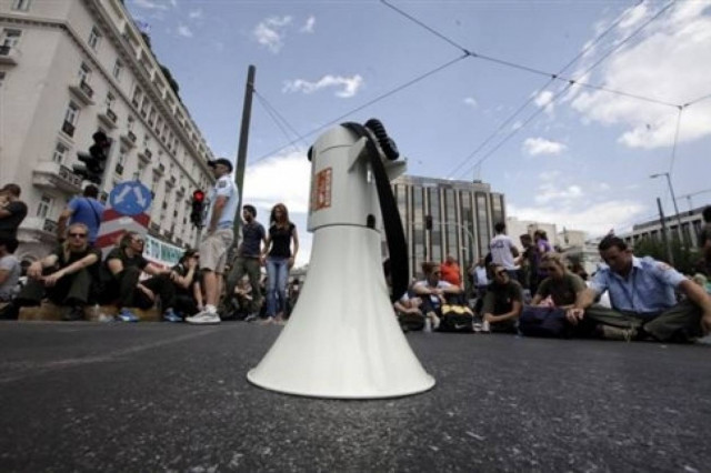 Από 17 δήμους το πρώτο κύμα των απολύσεων για το 2014