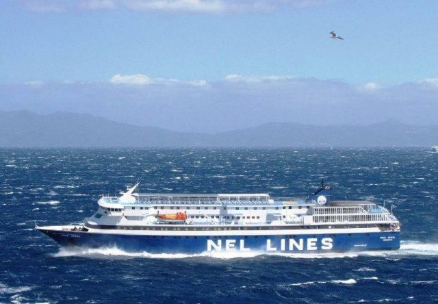 Δεν κατάφερε να προσεγγίσει την Κίμωλο επιβατικό πλοίο