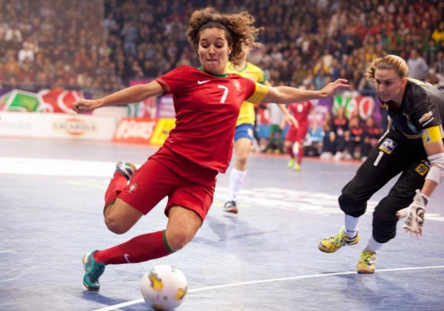 Το γκολ της χρονιάς από γυναίκα! (video)