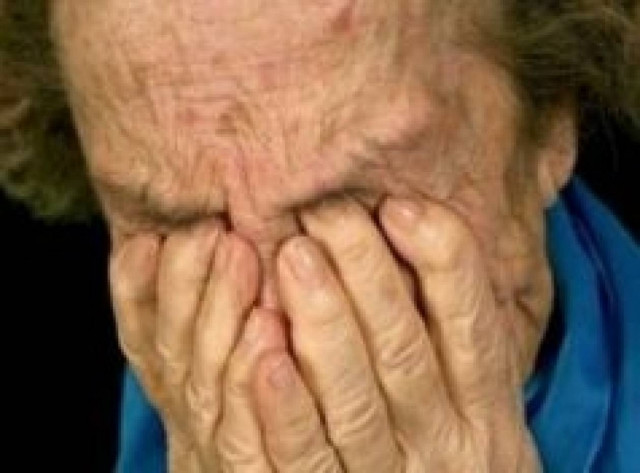 Λήστεψαν και απήγαγαν ηλικιωμένη στα Τρίκαλα