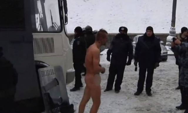 «Συγνώμη» από τις Ουκρανικές αρχές για τον εξευτελισμό διαδηλωτή