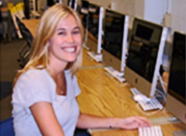 Αυτή είναι η 31χρονη ξανθιά δασκάλα που αποπλάνησε 15χρονο μαθητή της