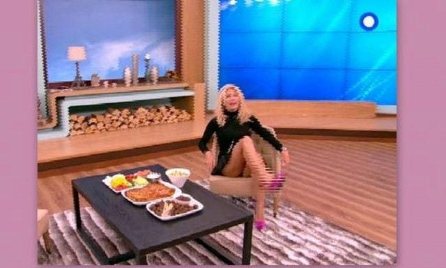 Η Ελένη Μενεγάκη «προκάλεσε εγκεφαλικά» με το σέξι «ατύχημά» της