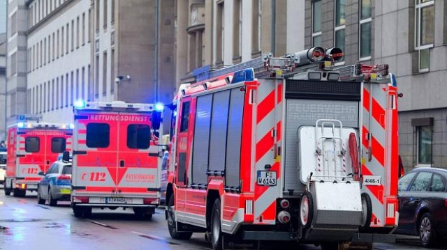 Σοκ στη Γερμανία: Τους σκότωσε στα σκαλιά των δικαστηρίων (pics)