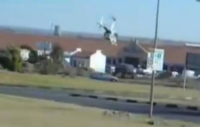 Συντριβή ελικοπτέρου on camera! (βίντεο)