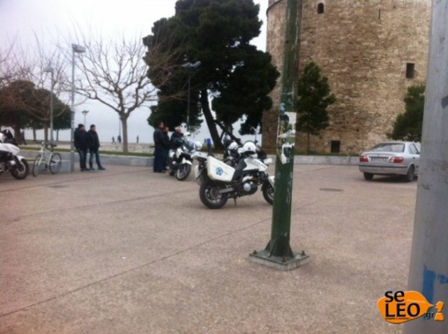 Λήξη συναγερμού στον Λευκό πύργο μετά από 4 ώρες διαπραγματεύσεων