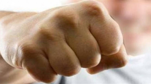 Αστυνομικός καταδικάστηκε για τον ξυλοδαρμό νεαρού δικυκλιστή